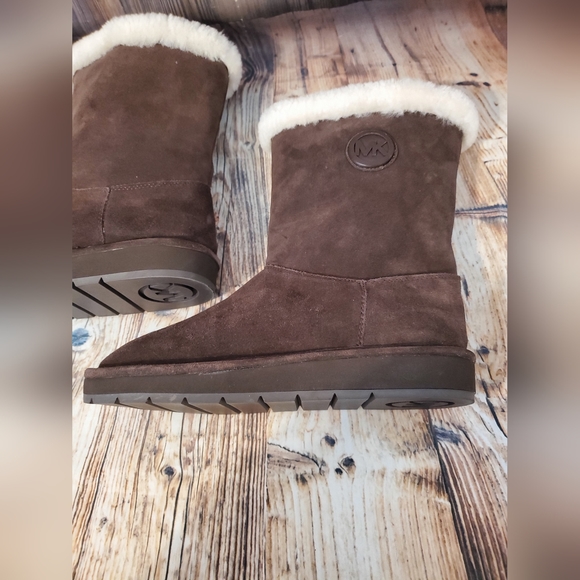 Michael Kors WinterMid Boot - Picture 6 of 13